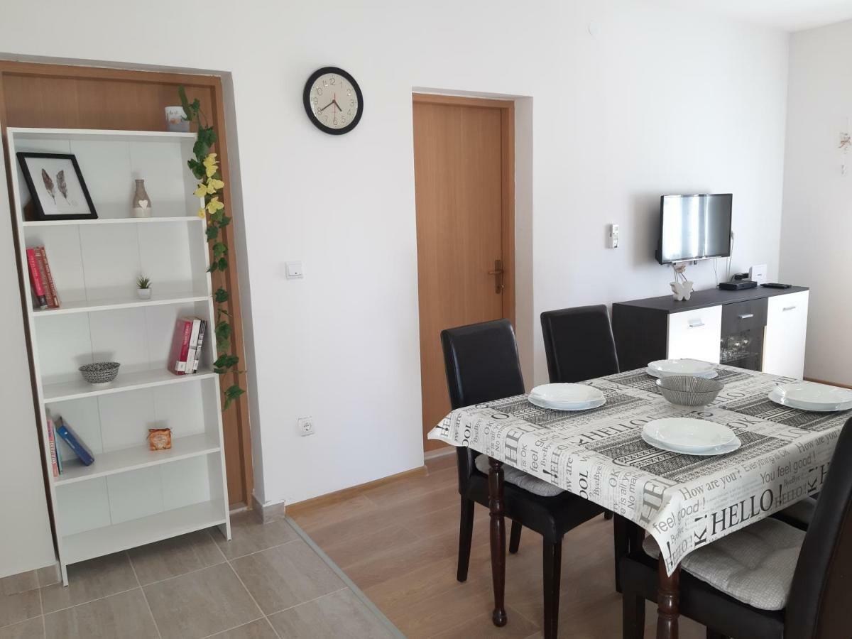 Apartment Butterfly Split - For Rest And Relaxation Εξωτερικό φωτογραφία